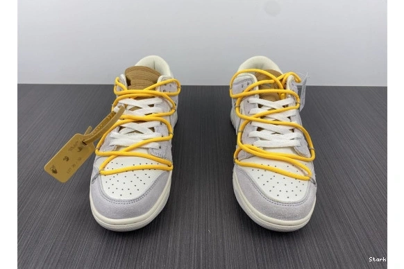 Lot DJ0950-109 O-W Nike Low Dunk 39 0824